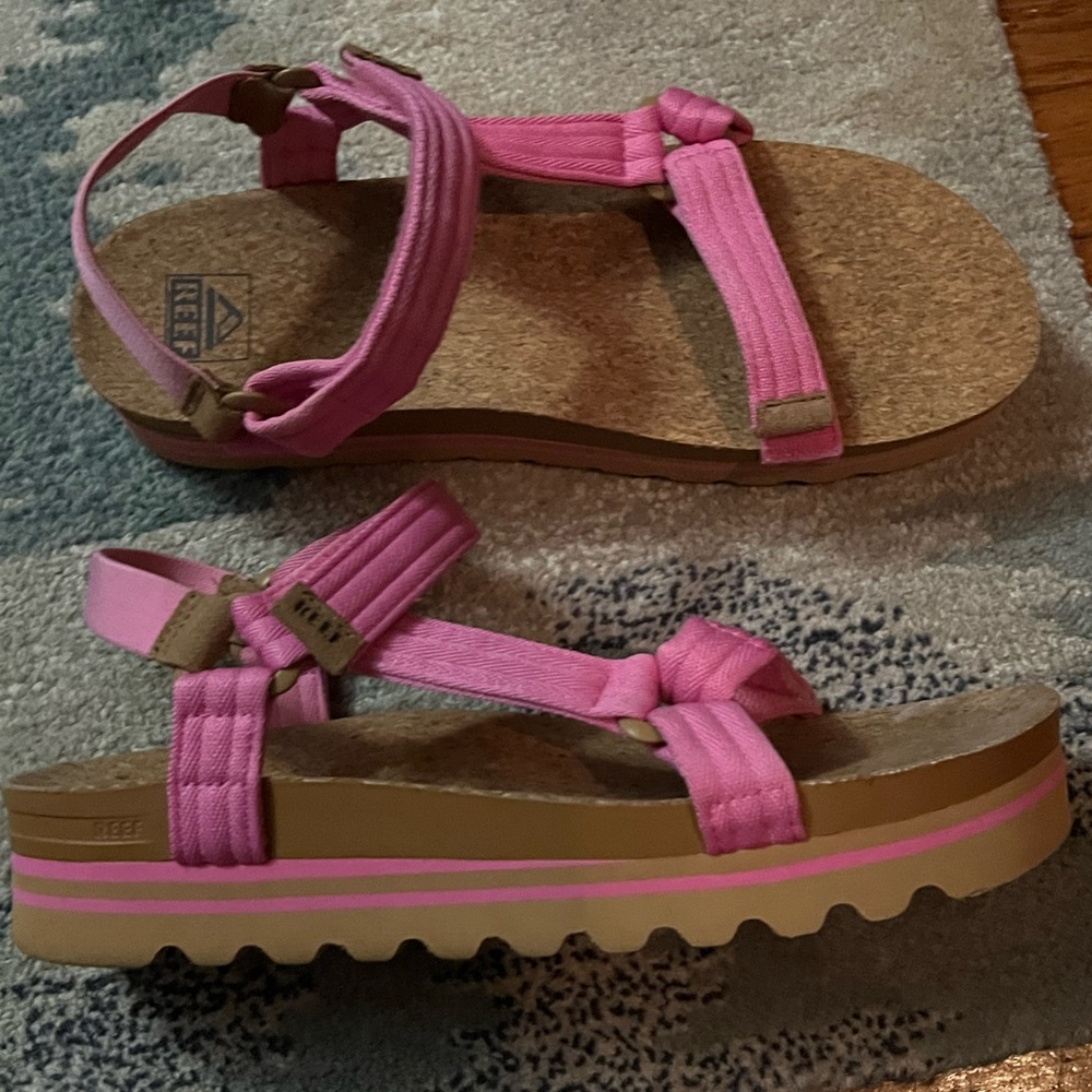 Reef Cushion Remi Hi Pink Size 11